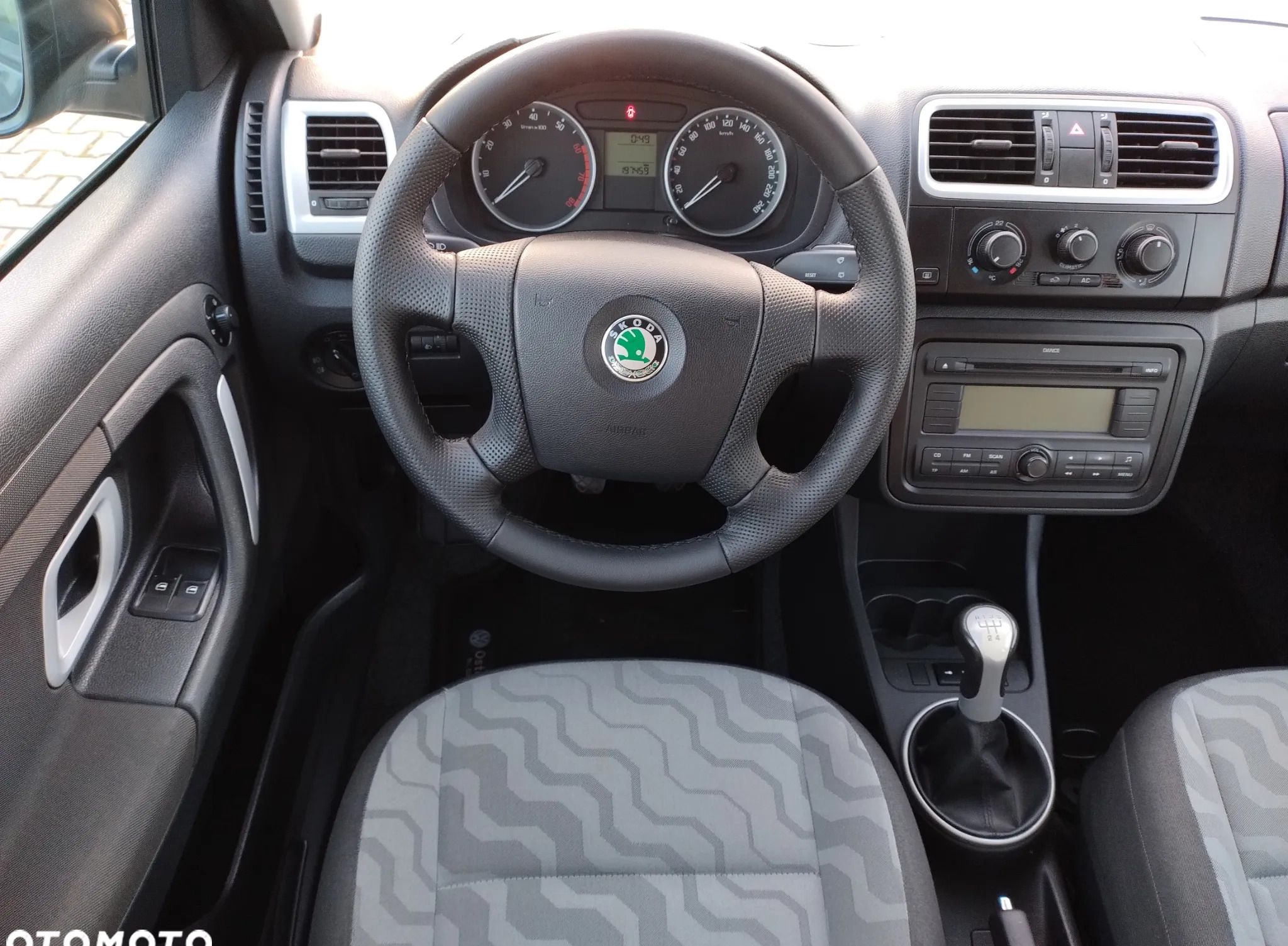 Skoda Fabia cena 15900 przebieg: 190000, rok produkcji 2008 z Ćmielów małe 667